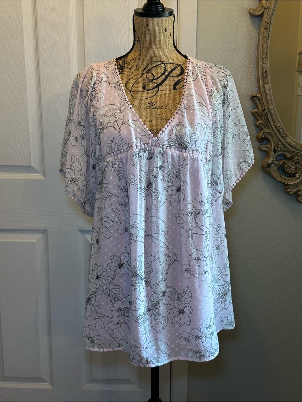 Avenue Light Pink Floral V-Neck Blouse
